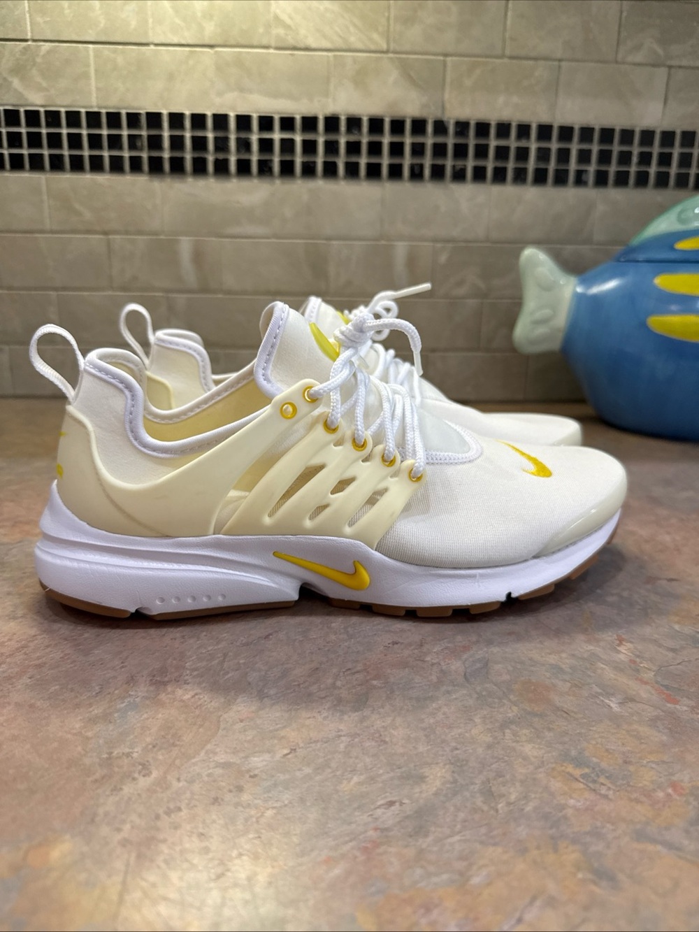 Nike Air Presto Women’s Size 8 Canary White Running Sneakers